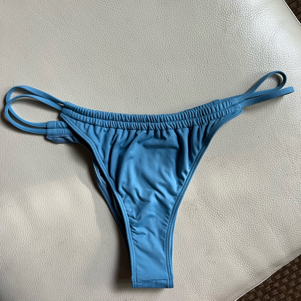 Roxy blue bikini bottoms